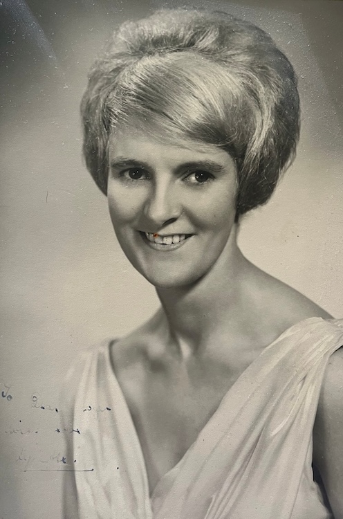 Lynette Lee